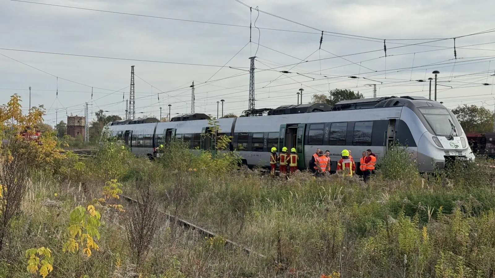 Aus diesem Zug wurden die vermeintlichen Verletzten gerettet. (Foto: Daniel Große)