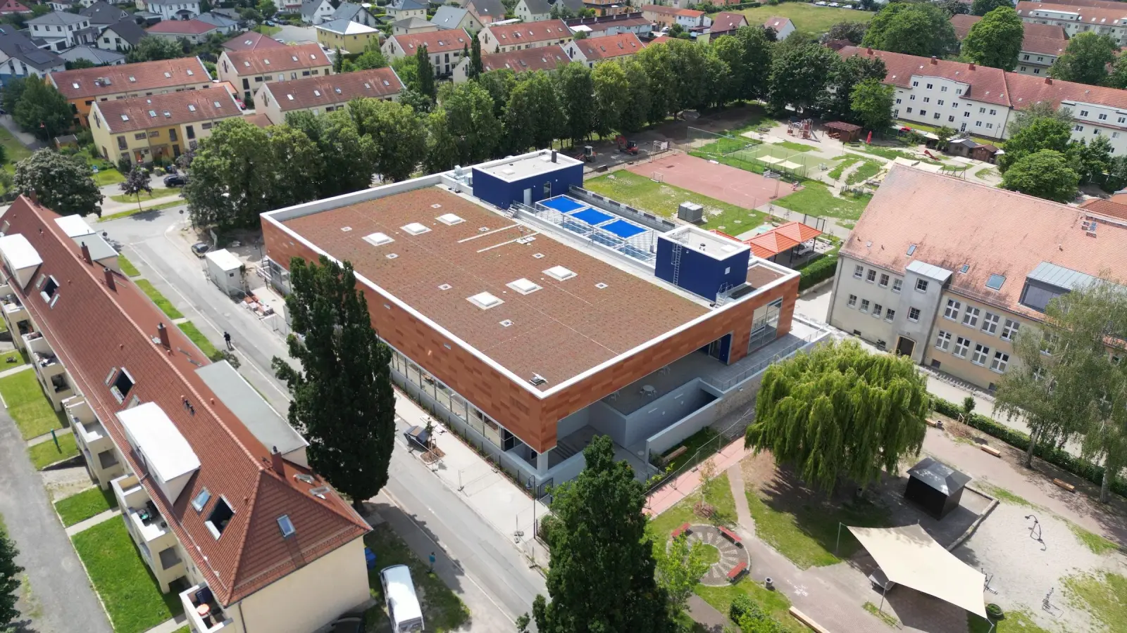Die neue Sporthalle aus der Vogelperspektive. (Foto: Daniel Große)