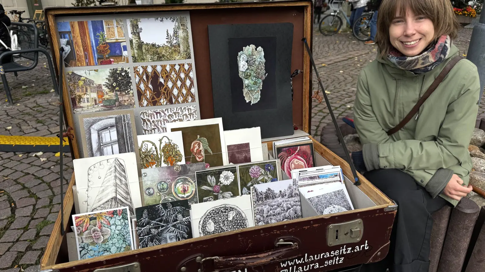 Laura Seitz kam extra aus Weimar für den Tauchaer Kunstmarkt. (Foto: Daniel Große)