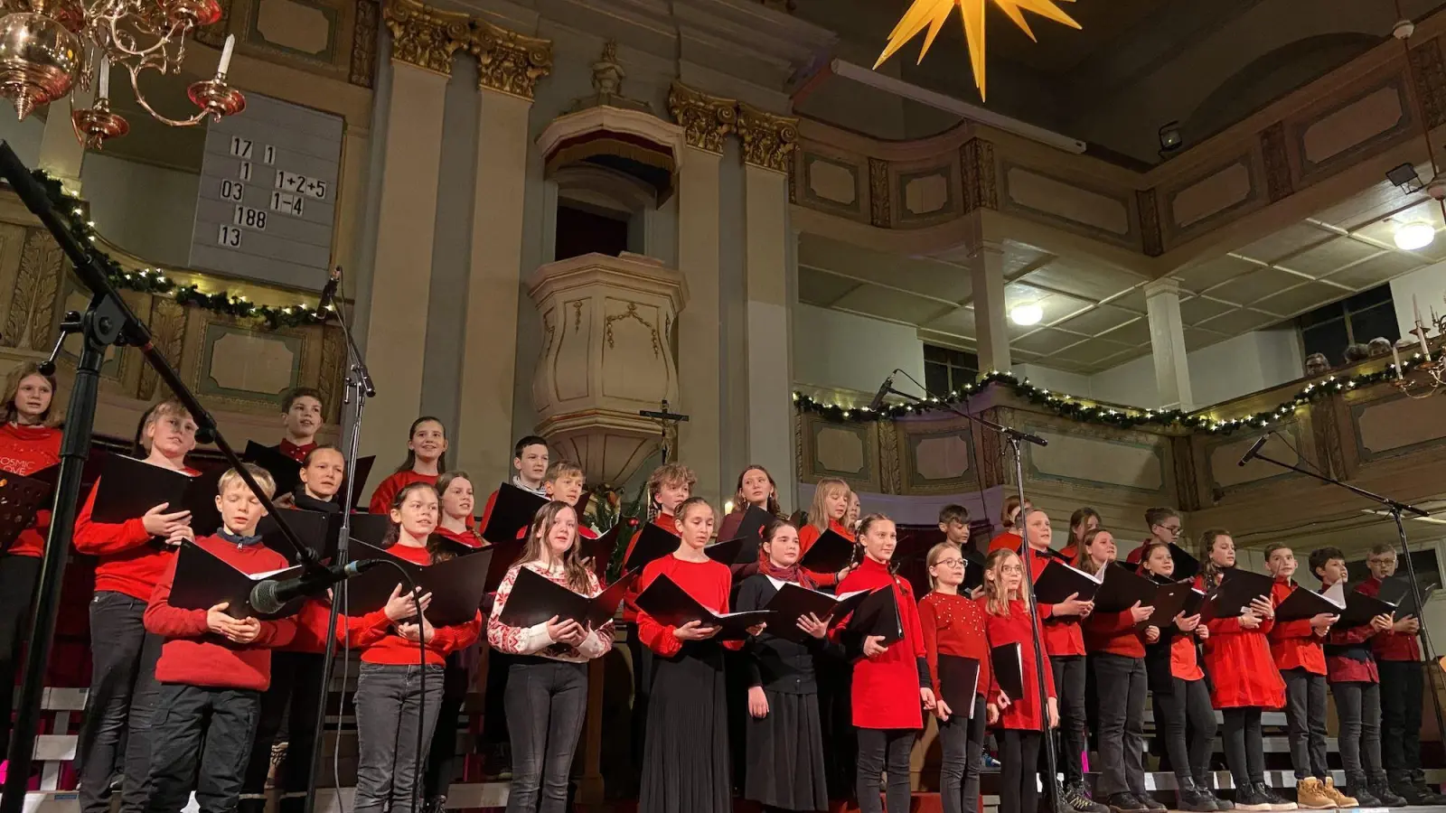 Weihnachtskonzert des Gymnasiums bringt Licht in die Herzen (Foto: taucha-kompakt.de)