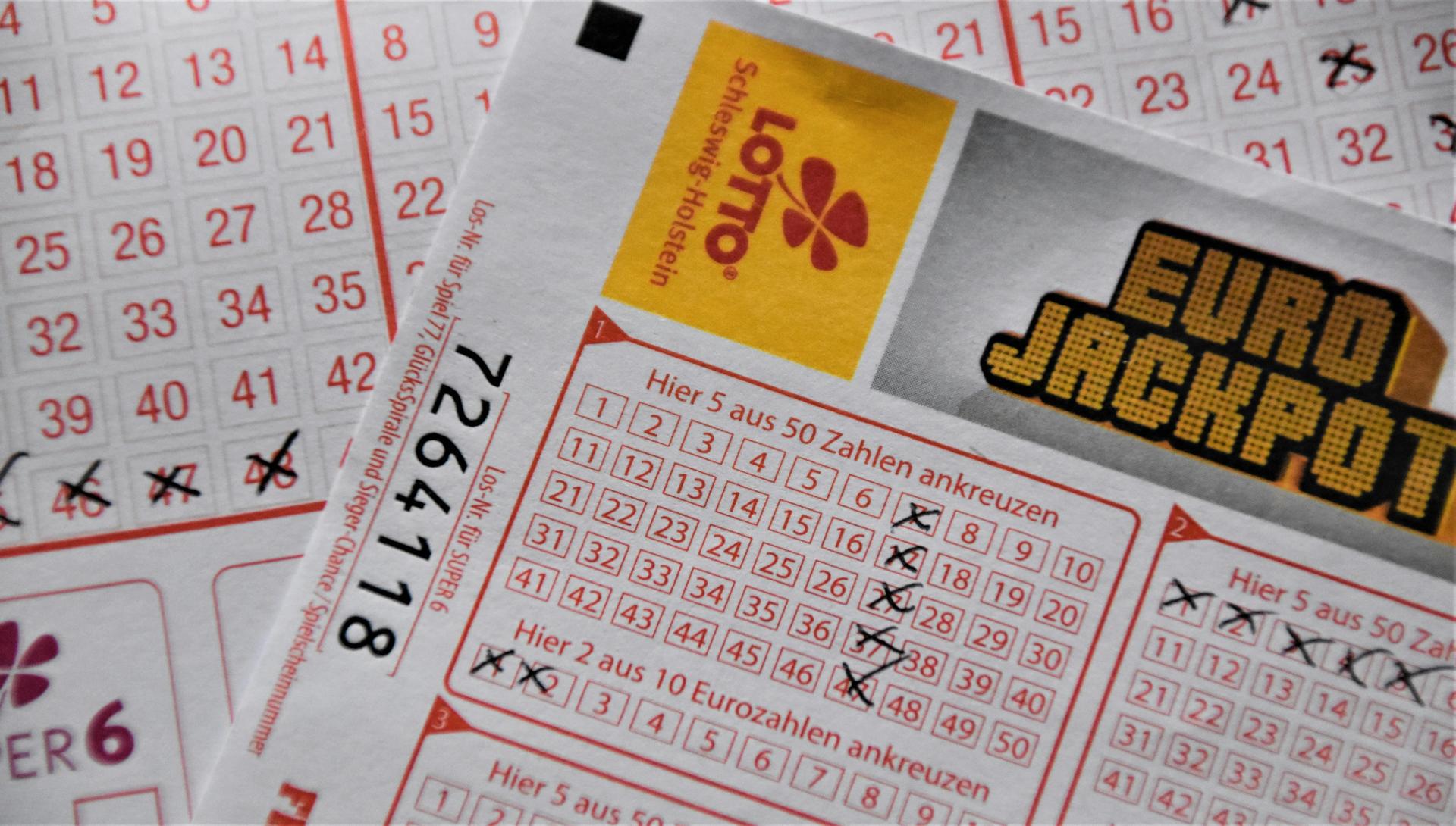 Ein Gewinn bei Eurojackpot bringt immer mindestens 10 Millionen Euro. (Foto: Pexels)