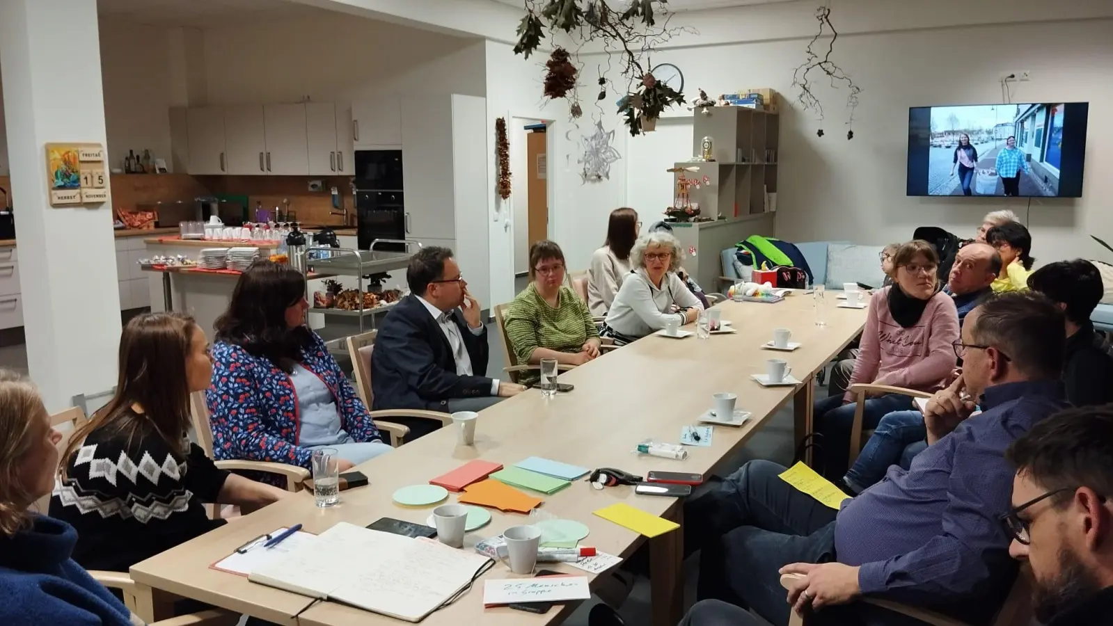 Die Arbeitsgruppe Inklusion Taucha mit Bürgermeister Tobias Meier. (Foto: privat)