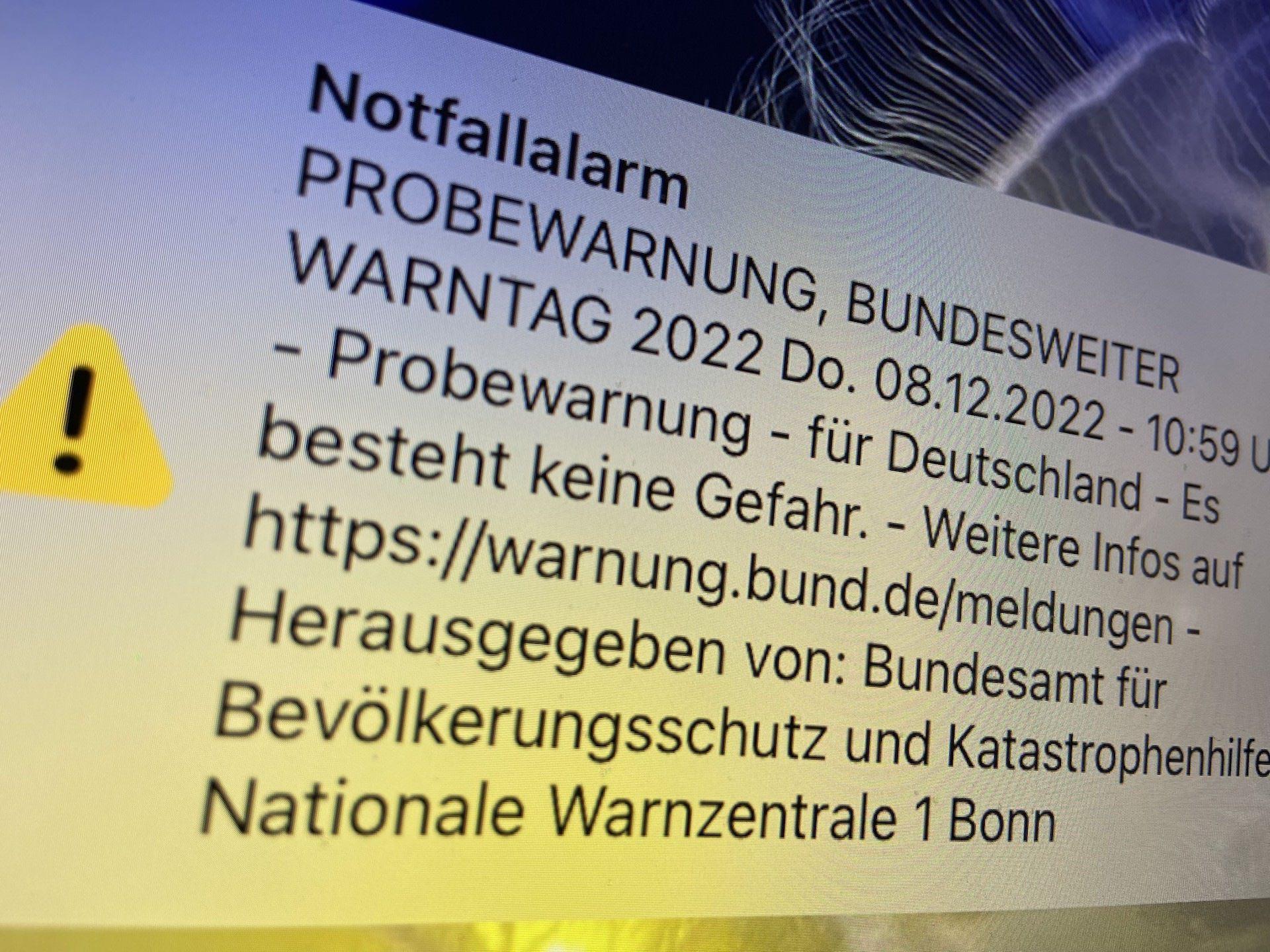 Die Meldungen über Cell Broadcast werden von einem schrillen Ton begleitet. (Foto: Daniel Große)