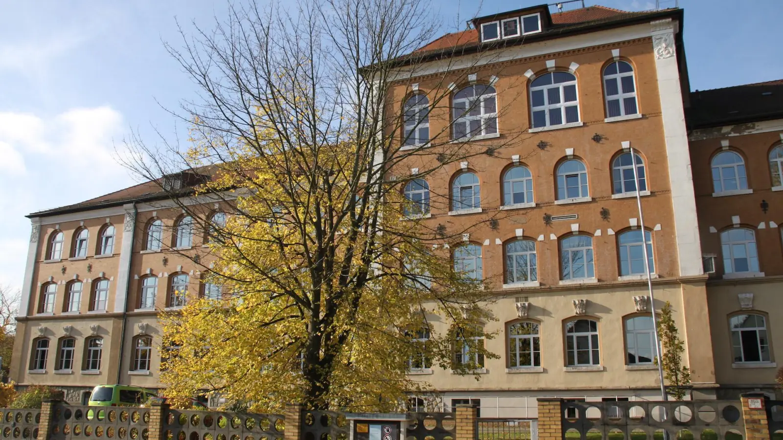 Morgen: Diskussion zu Rechtsextremismus und Islamismus im Geschwister-Scholl-Gymnasium (Foto: taucha-kompakt.de)