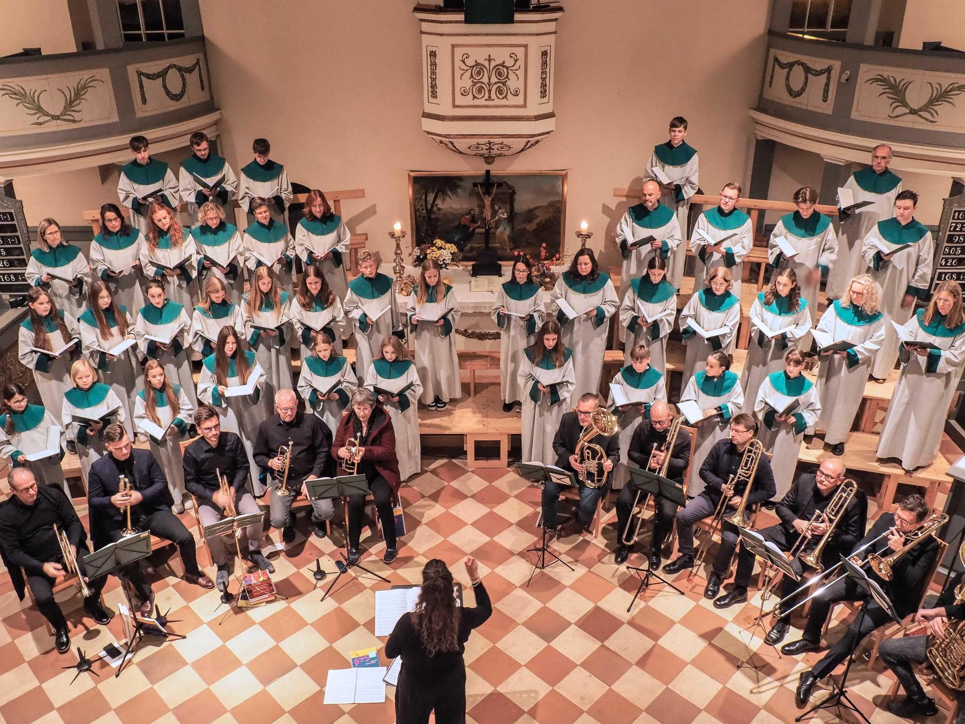 Proben für Frühling und Sommer: Kurrende und Posaunenchor bereiten Abendsingen und Sommerkonzert vor. (Foto: Kurrende Bad Düben)
