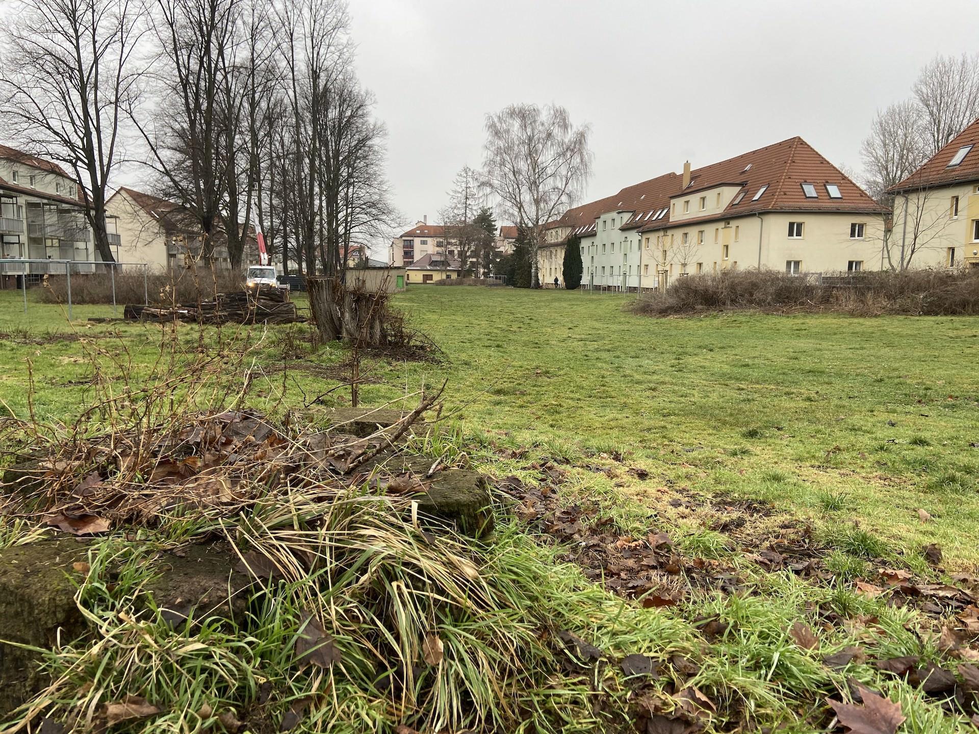 Im Innenhof zwischen Manteuffel- und Bruno-Schönlank-Straße soll dieses Jahr ein Spielplatz entstehen. (Foto: taucha-kompakt.de)