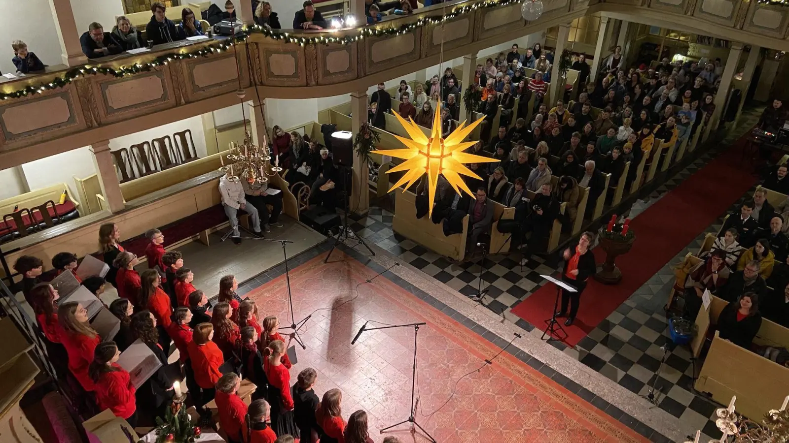Weihnachtskonzert des Gymnasiums bringt Licht in die Herzen (Foto: taucha-kompakt.de)