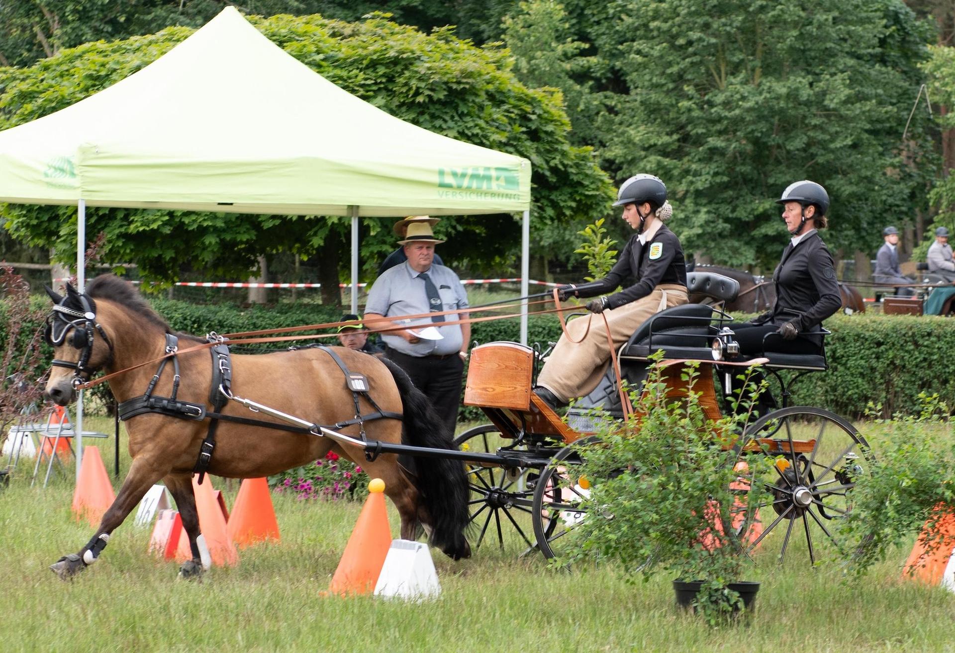 Tamara Faber mit ihrer Mutter Antje  (Foto: Daniel Große)