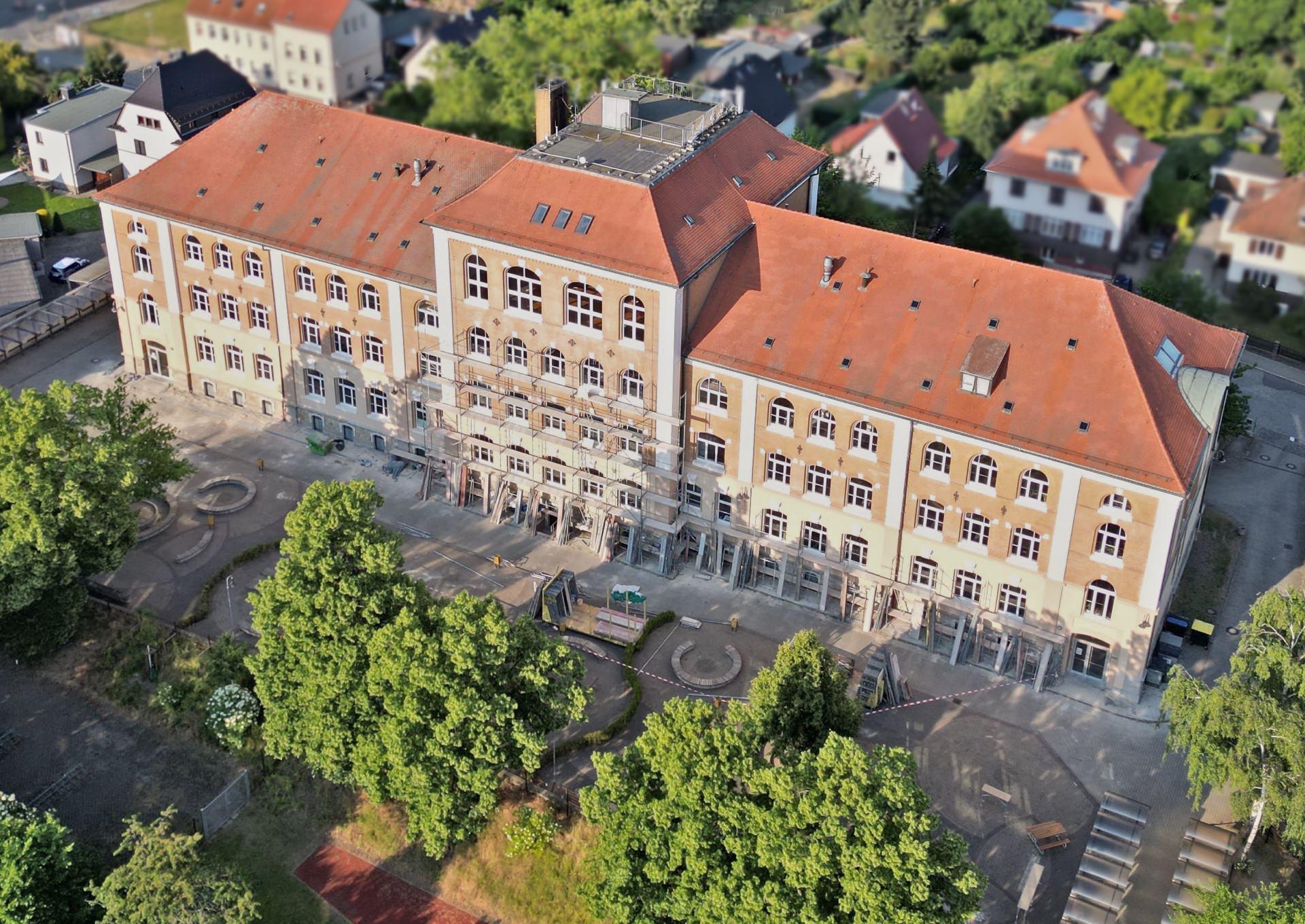 Geschwister-Scholl-Gymnasium: Fassaden-Sanierung beendet (Foto: taucha-kompakt.de)