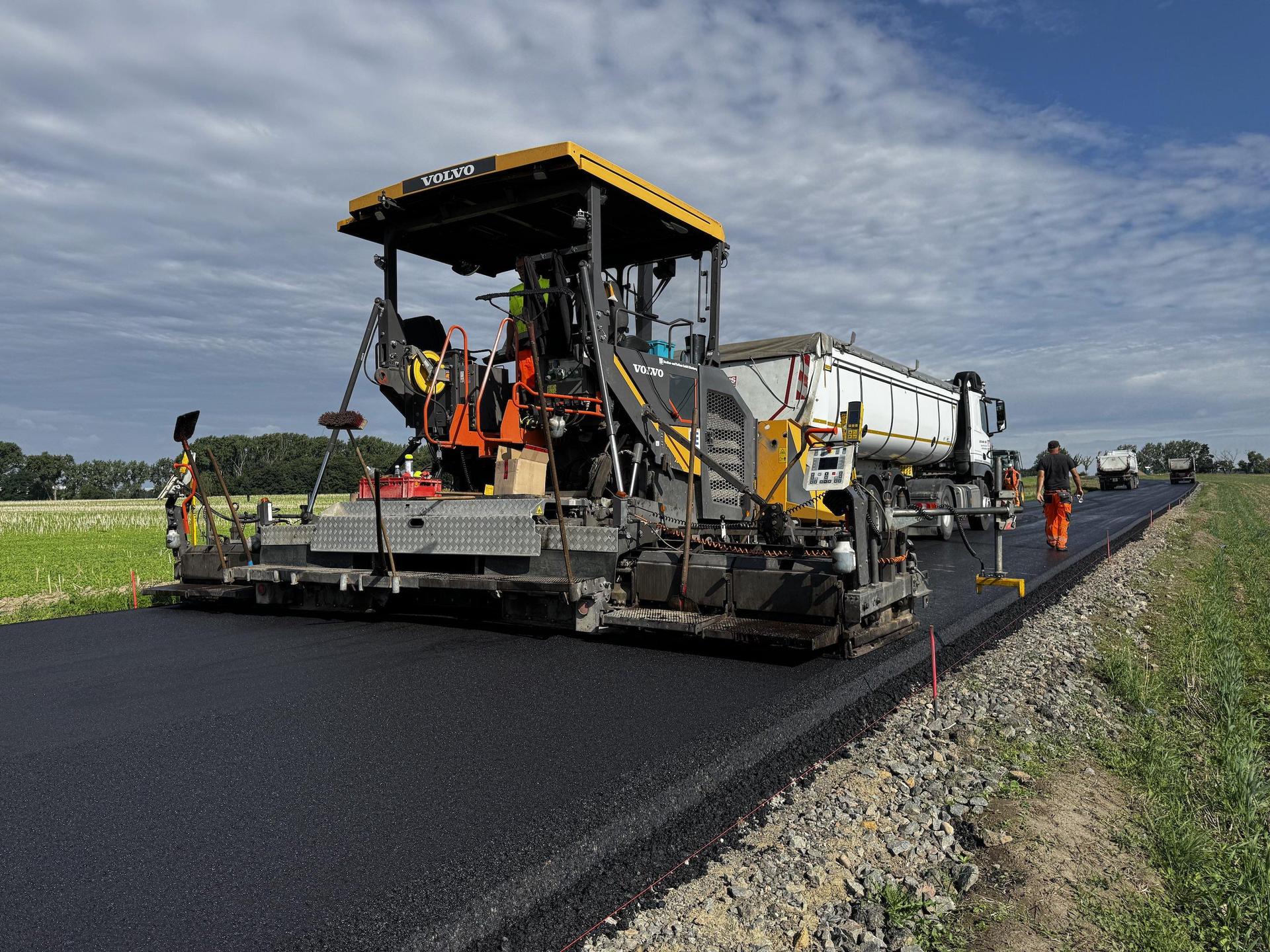 Die Deckschicht wurde heute aufgebracht. (Foto: Daniel Große)