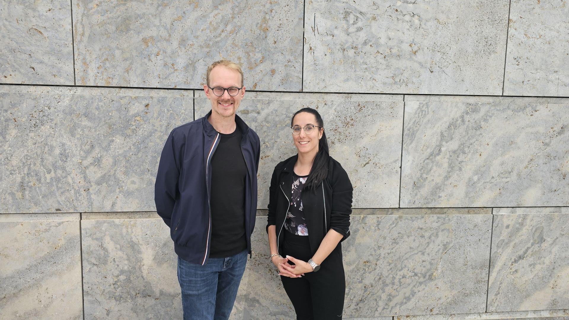 Vivian Wilke, Schulsozialarbeiterin an der Oberschule Taucha und Marcus Rößner, Schulsozialarbeiter am Geschwister-Scholl-Gymnasium Taucha, wollen ein Ferienprogramm anbieten. (Foto: Diakonie )