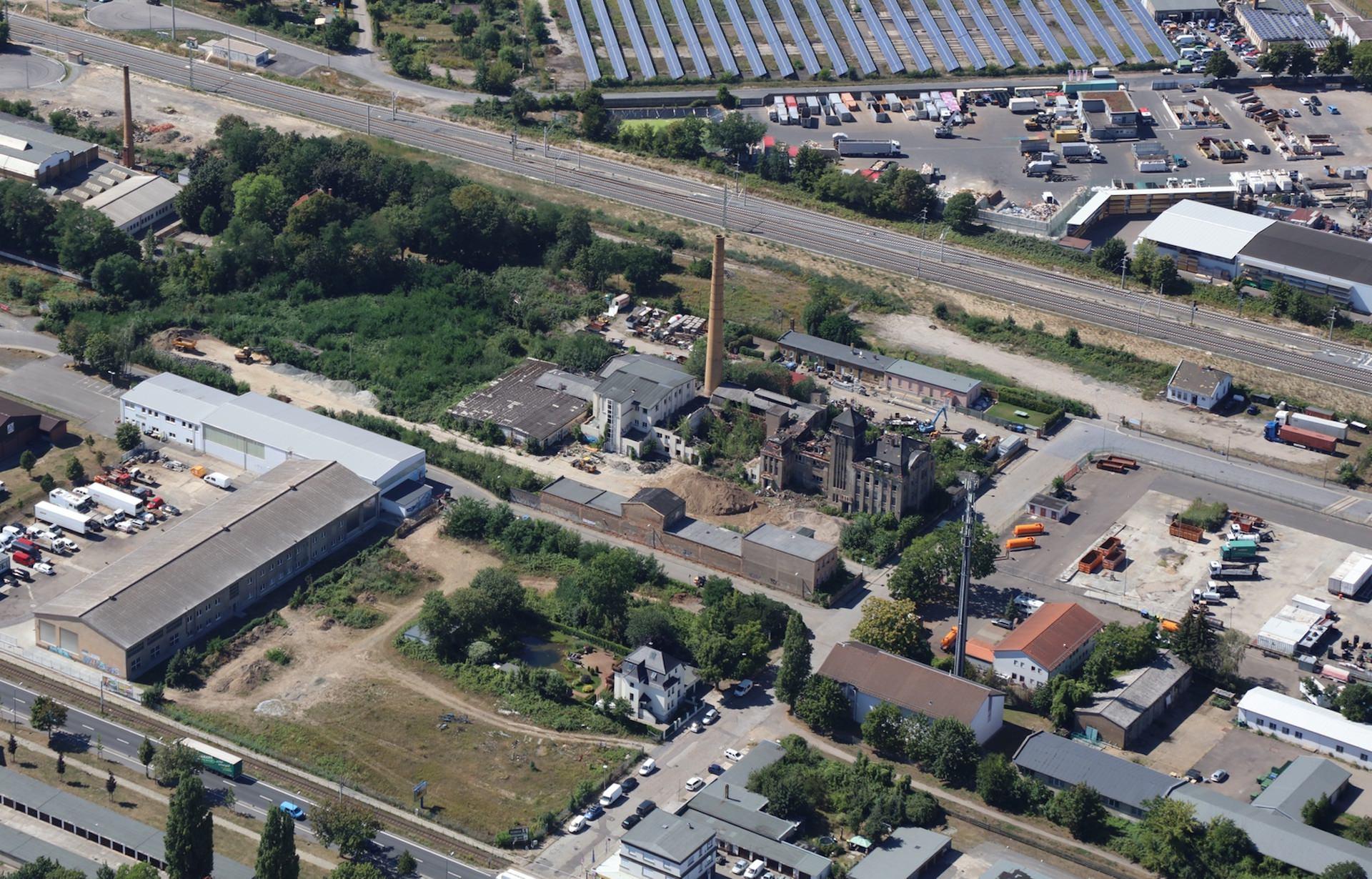 Die Industriebrache Freiligrathstraße (Bildmitte) soll revitalisiert werden. Foto: Ronny Schäfer /  propellermann.de &  leipzig-luftbilder.net (Foto: taucha-kompakt.de)