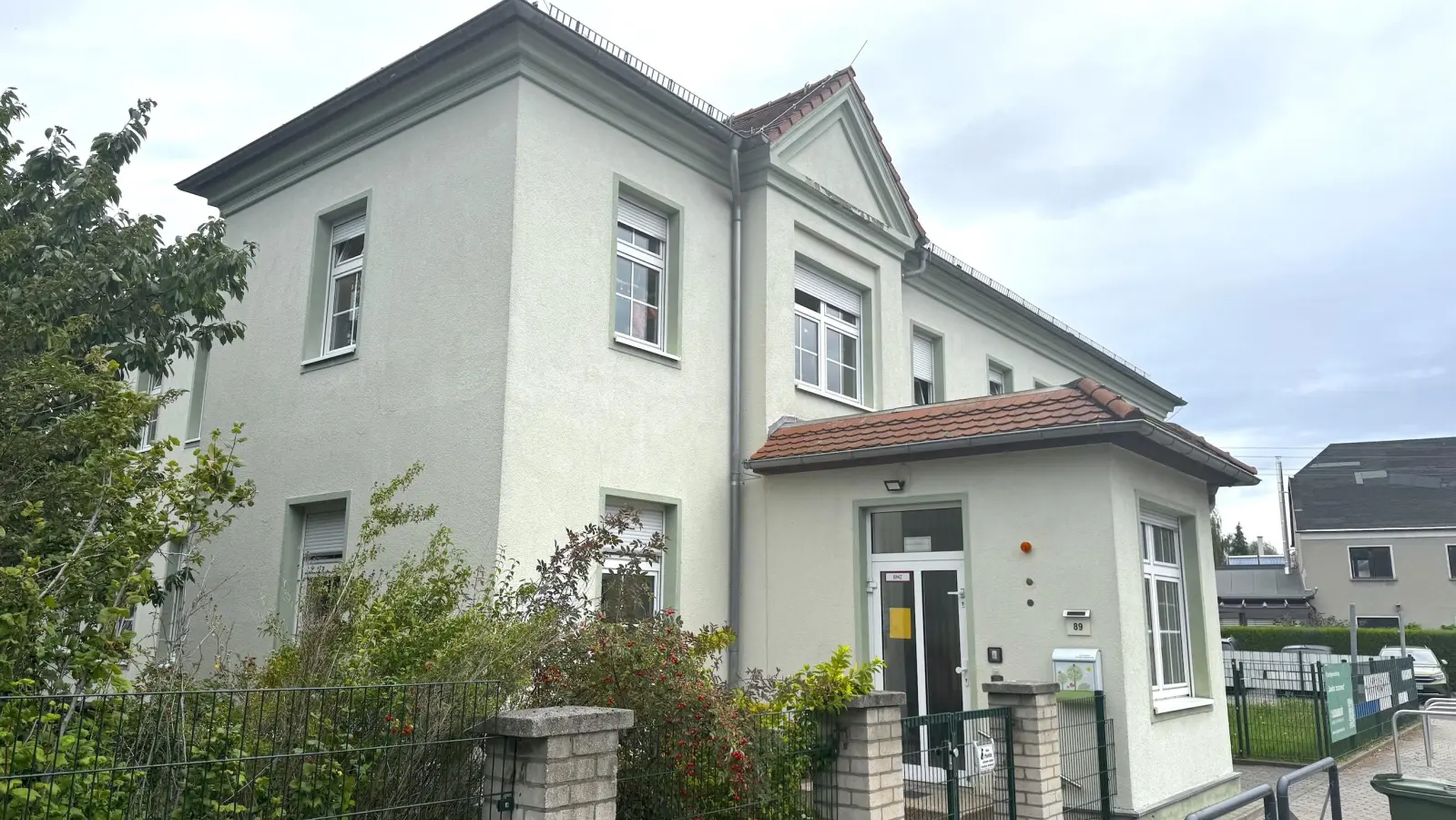 Das Gebäude, in dem die Kita Spatzennest untergebracht ist, entspricht laut eines Gutachtens nicht mehr den aktuellen Brandschutzanforderungen. (Foto: Daniel Große)