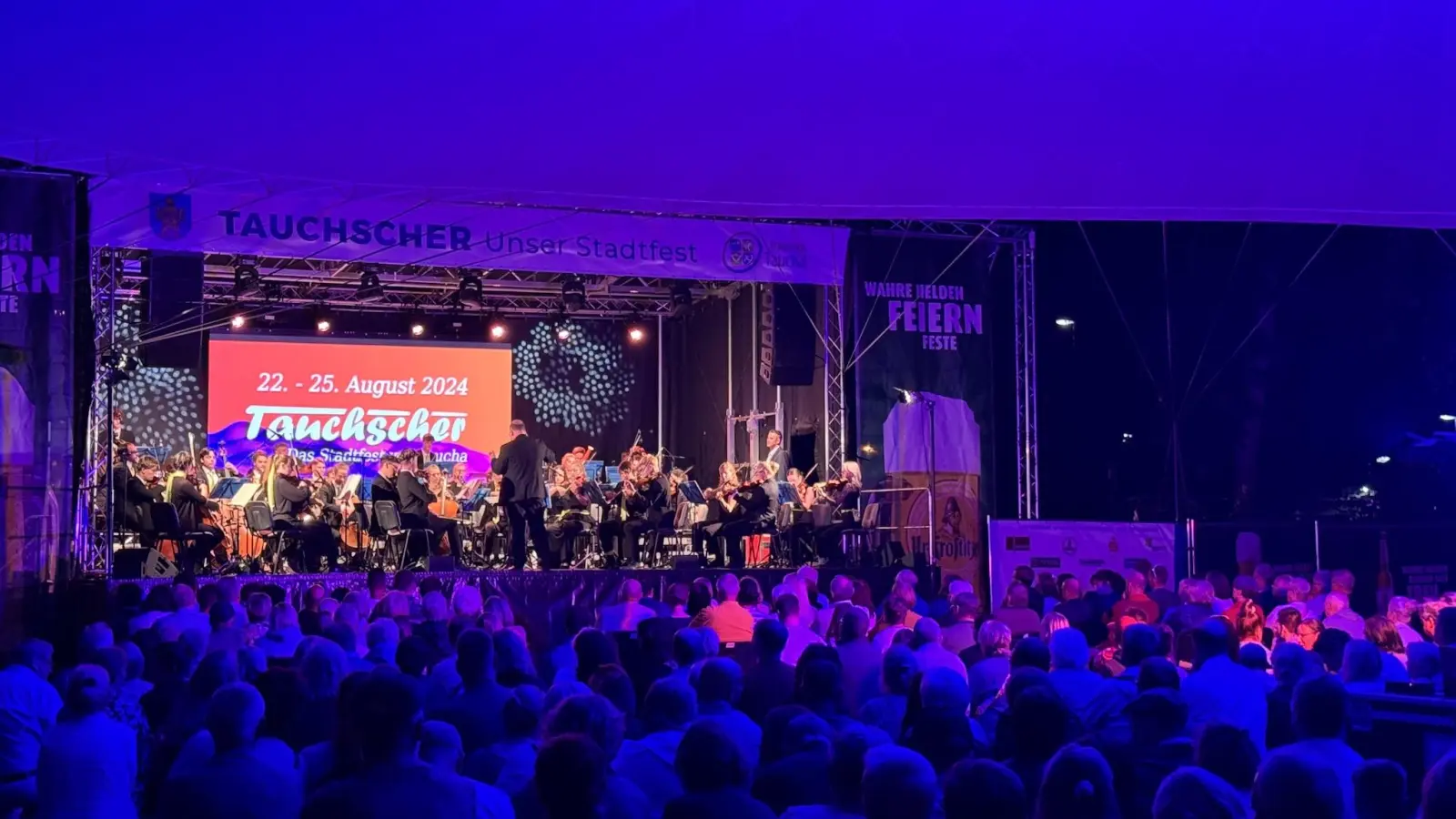 Über 400 Gäste lauschten den Klängen des Jugendsinfonieorchesters Leipzig zum Auftakt in den Tauchscher. (Foto: Daniel Große)