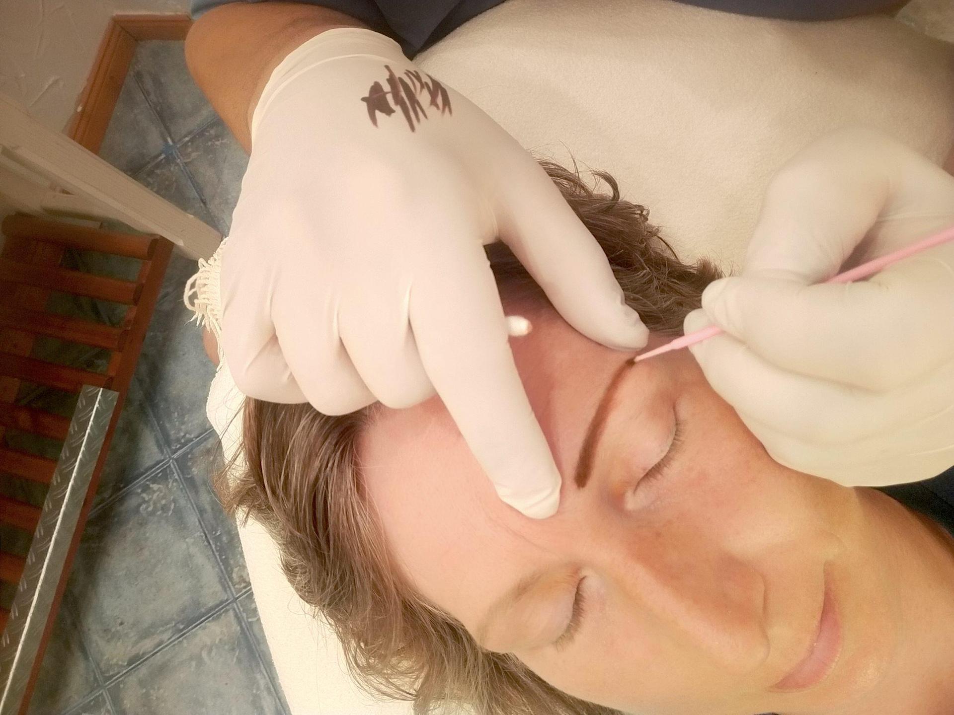 Permanent Make-Up ist eine dauerhafte Lösung, die nicht verwischt. (Foto: Nico Richter)