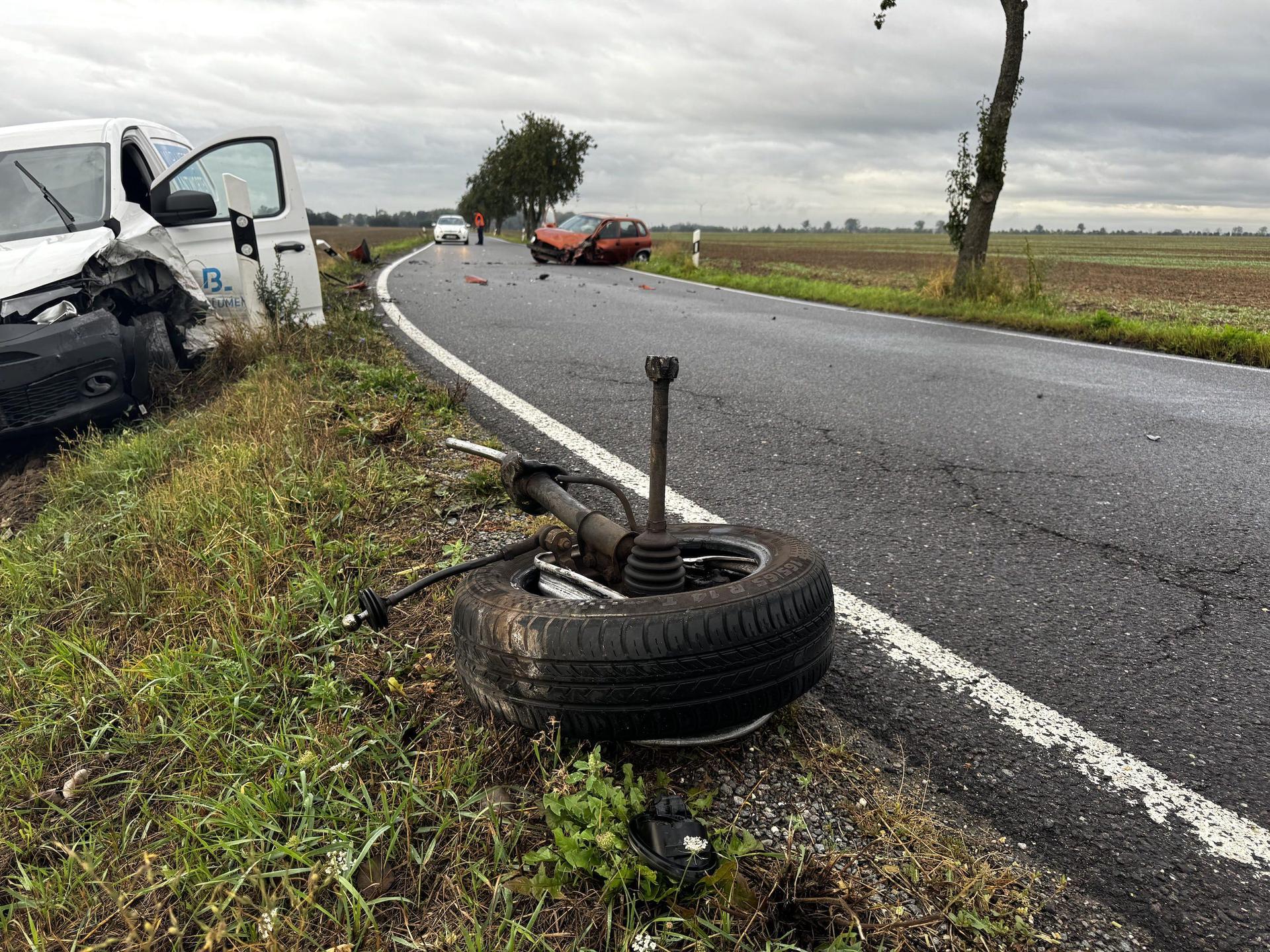 Beide Fahrzeuge wurden erheblich beschädigt. (Foto: Daniel Große)