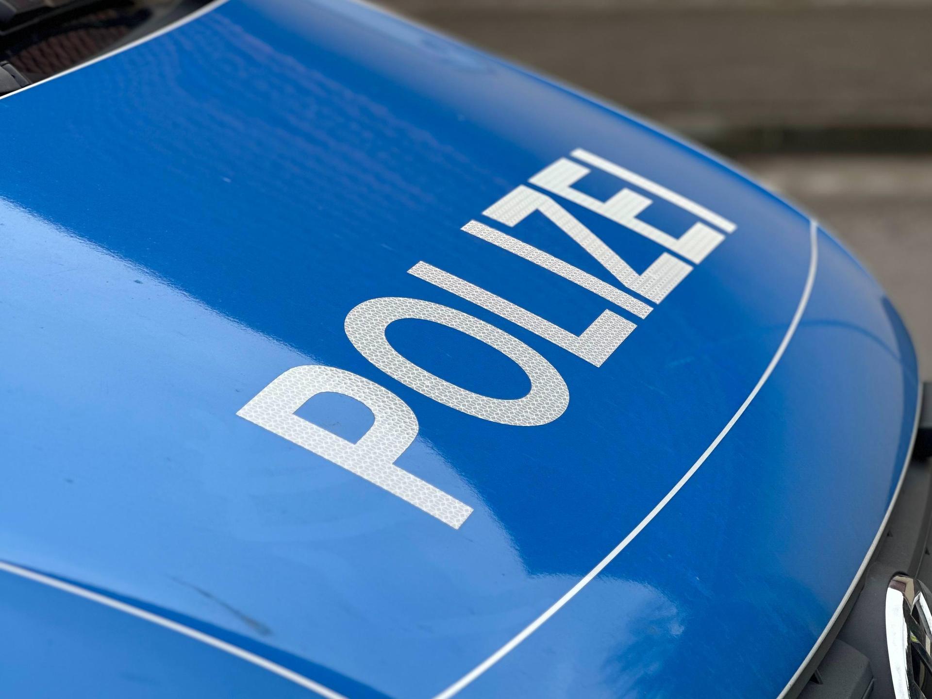 Einsatzwagen der Polizei (Foto: Florian Oehme)