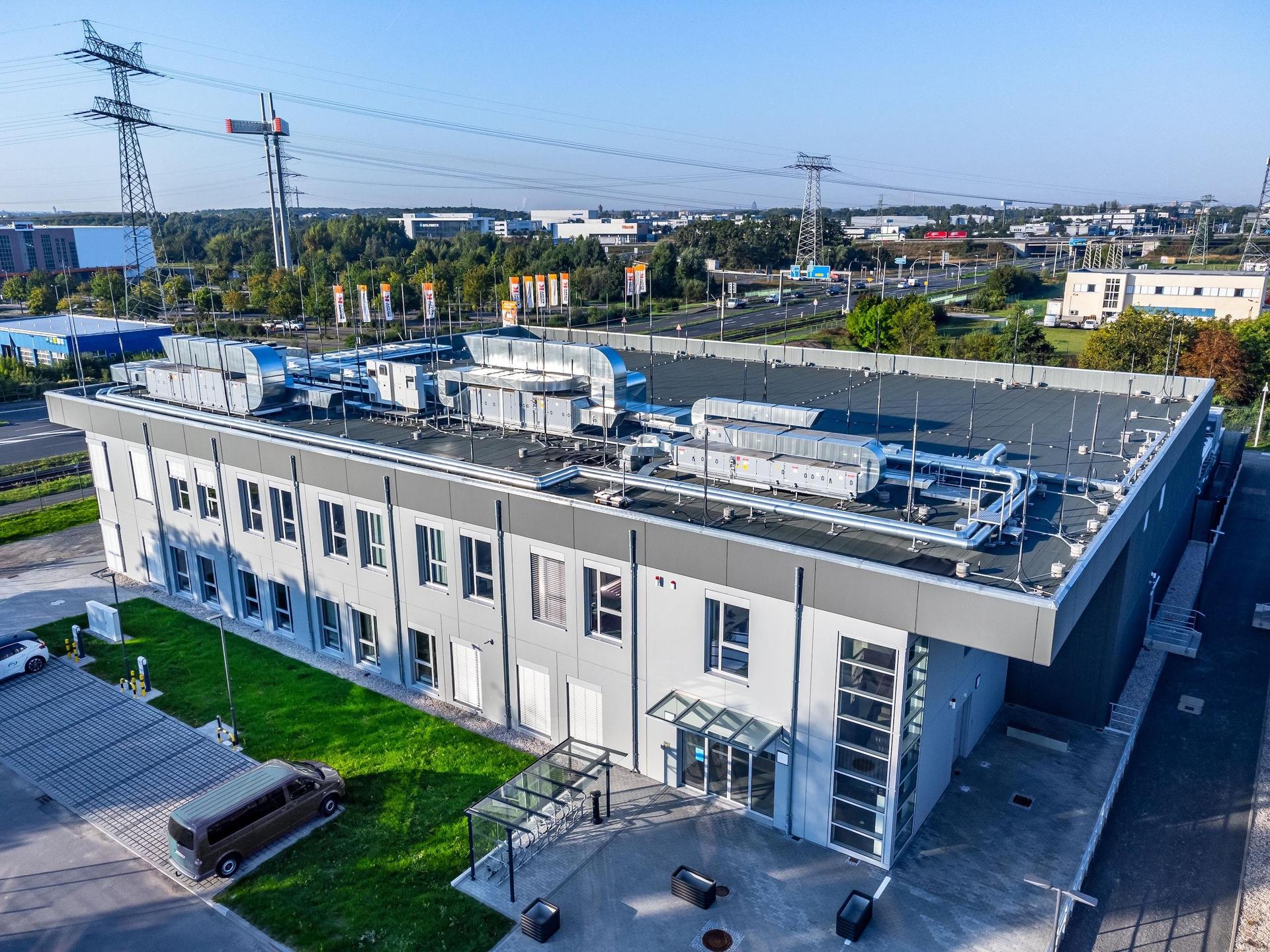 Die Abwärme aus dem enviaTEL Datacenter könnte für die Wärmeversorgung von Wohnungen in Taucha sorgen. (Foto: envia TEL, Dirk Hanus)