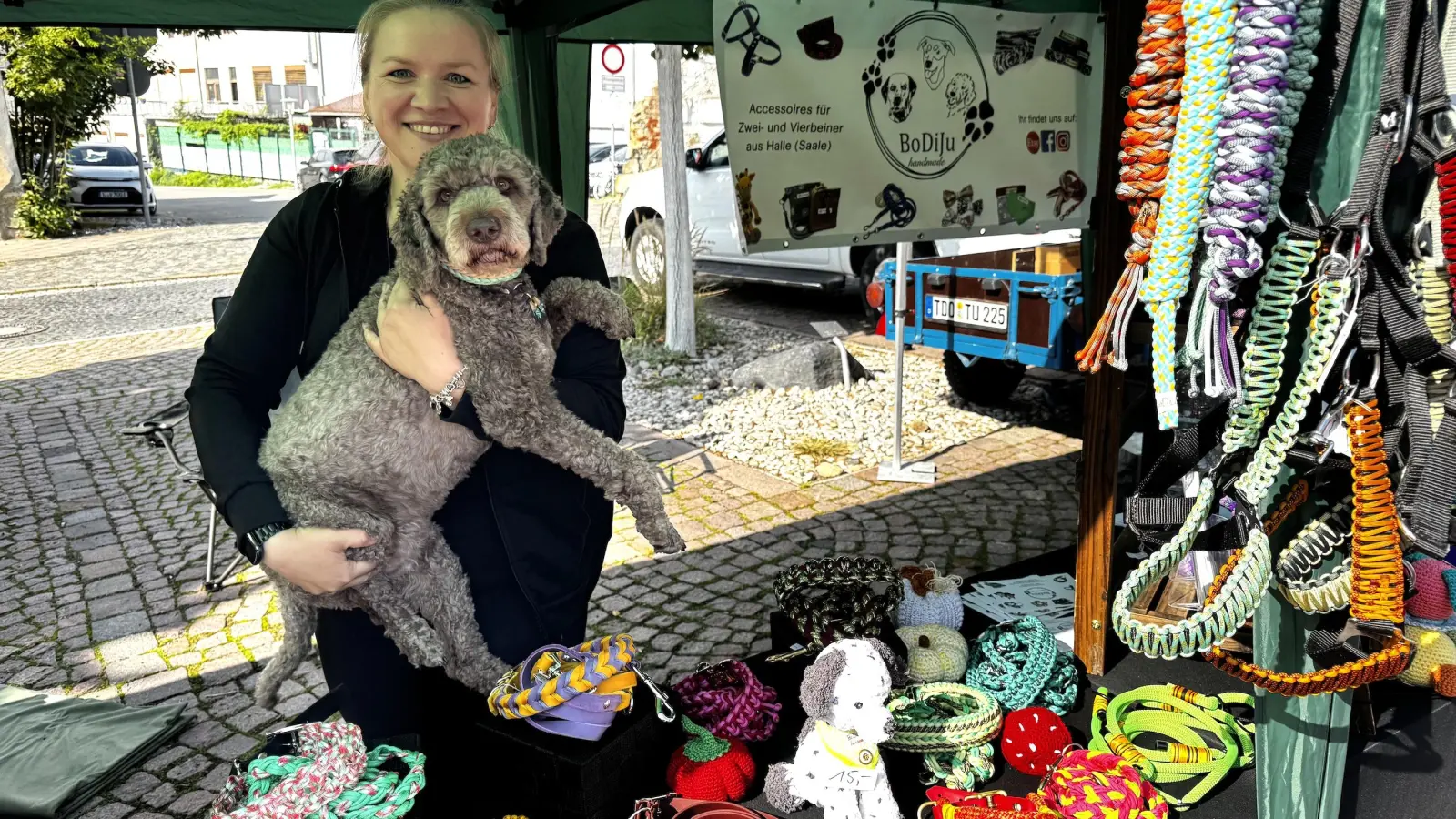 Bei „BoDiJu Handmade” gab es vor allem Leinen und Geschirre für Hunde. (Foto: Daniel Große)