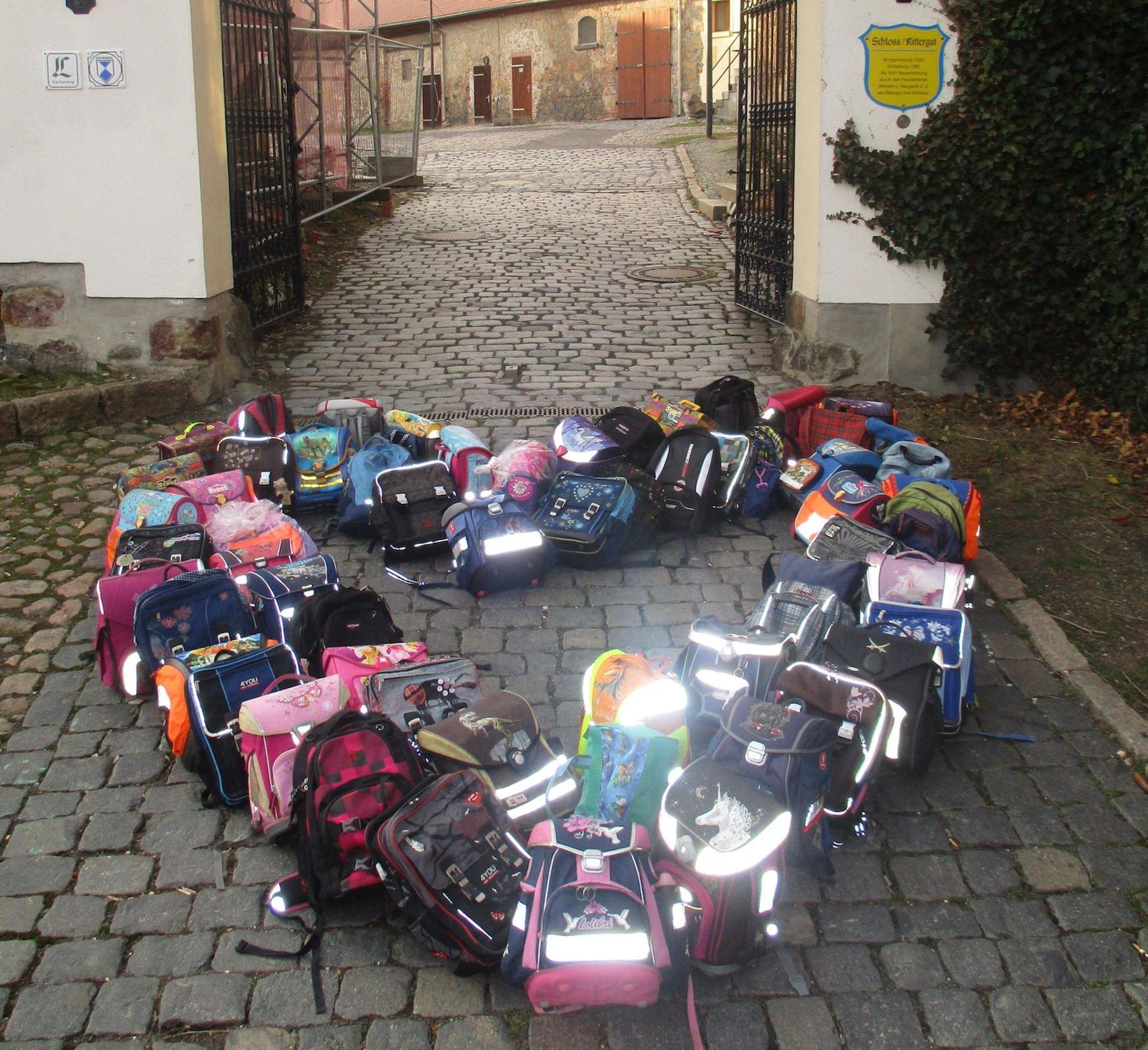 Gestohlener Transporter, gespendete Schulranzen, überraschte Schülerin (Foto: taucha-kompakt.de)