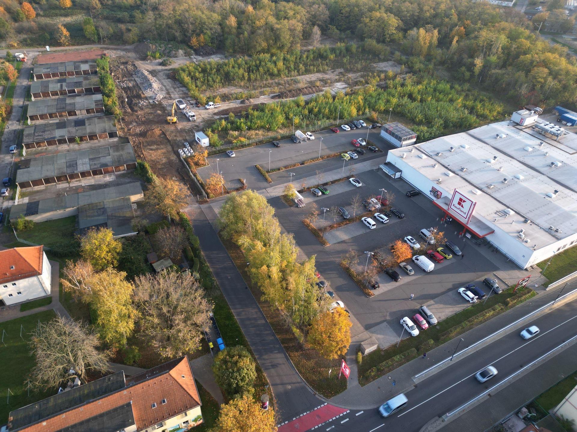 Aktuell wird an der Verbindungsstraße zwischen Kaufland und der Gneisenaustraße gearbeitet. (Foto: Daniel Große)