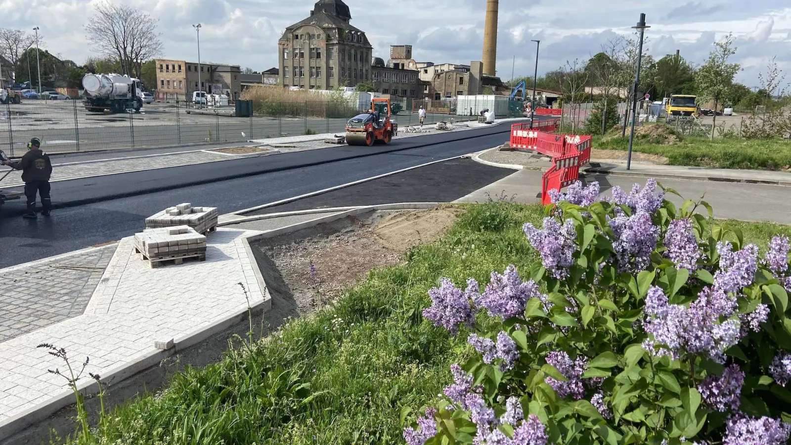 Weststraße: Erster Bauabschnitt vor Vollendung (Foto: taucha-kompakt.de)