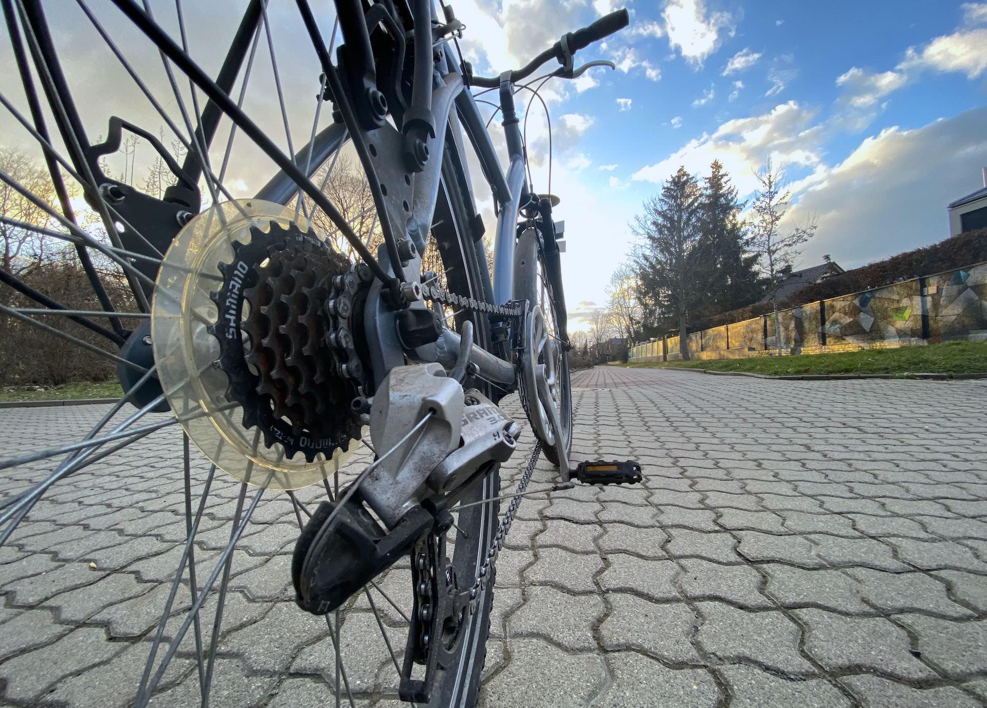 Der Radweg An der Parthe war heute morgen vereist. (Archivbild: Daniel Große)