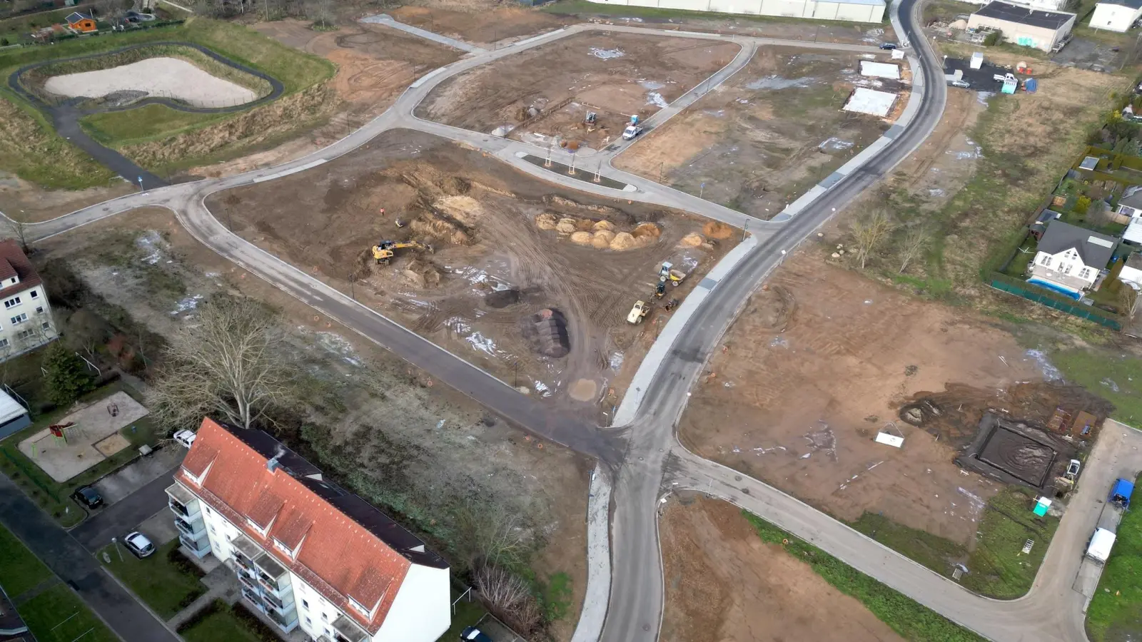 Das Wohngebiet Gartenstadt entsteht zwischen der Eilenburger Straße (oben) und der Dewitzer Straße. Hier ein Foto vom 22. Januar 2025. (Foto: Daniel Große)