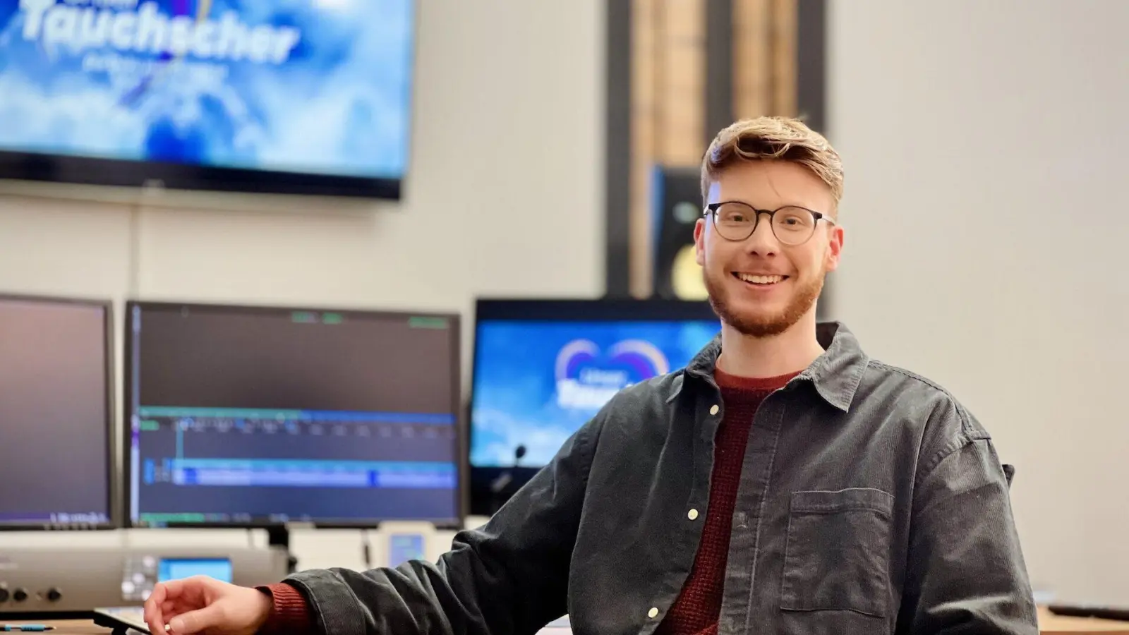 Filmemacher Jonas Juckeland beim Schneiden des Films. Foto: Moritz Kabus (Foto: taucha-kompakt.de)