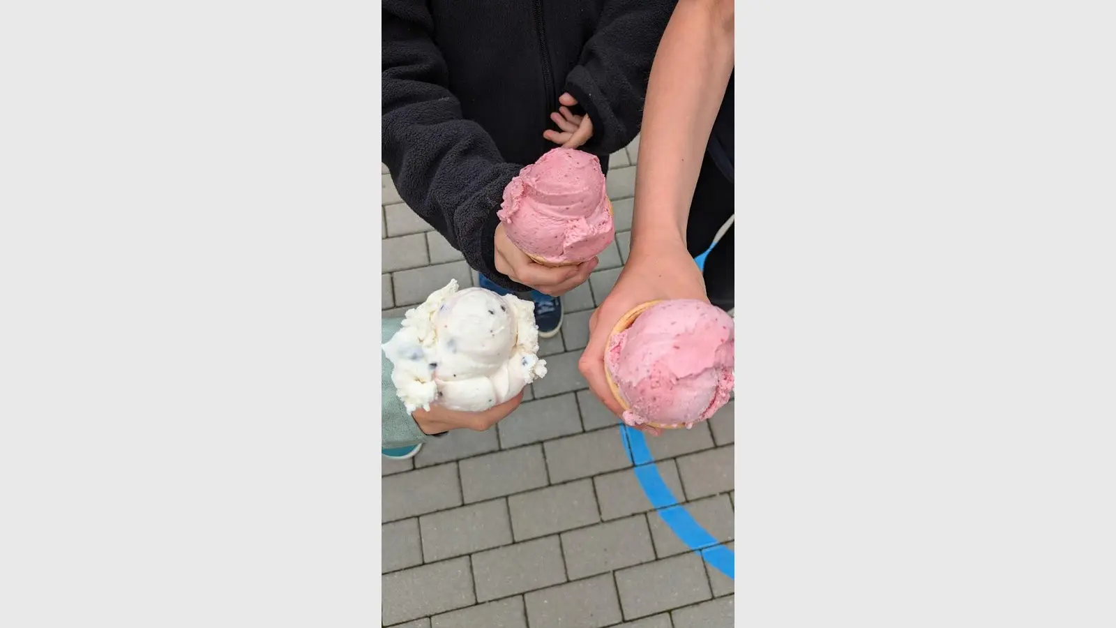 Leckeres Eis gab&#39;s heute in der Regenbogenschule und Grundschule 3. (Foto: Förderverein der Regenbogenschule Taucha )