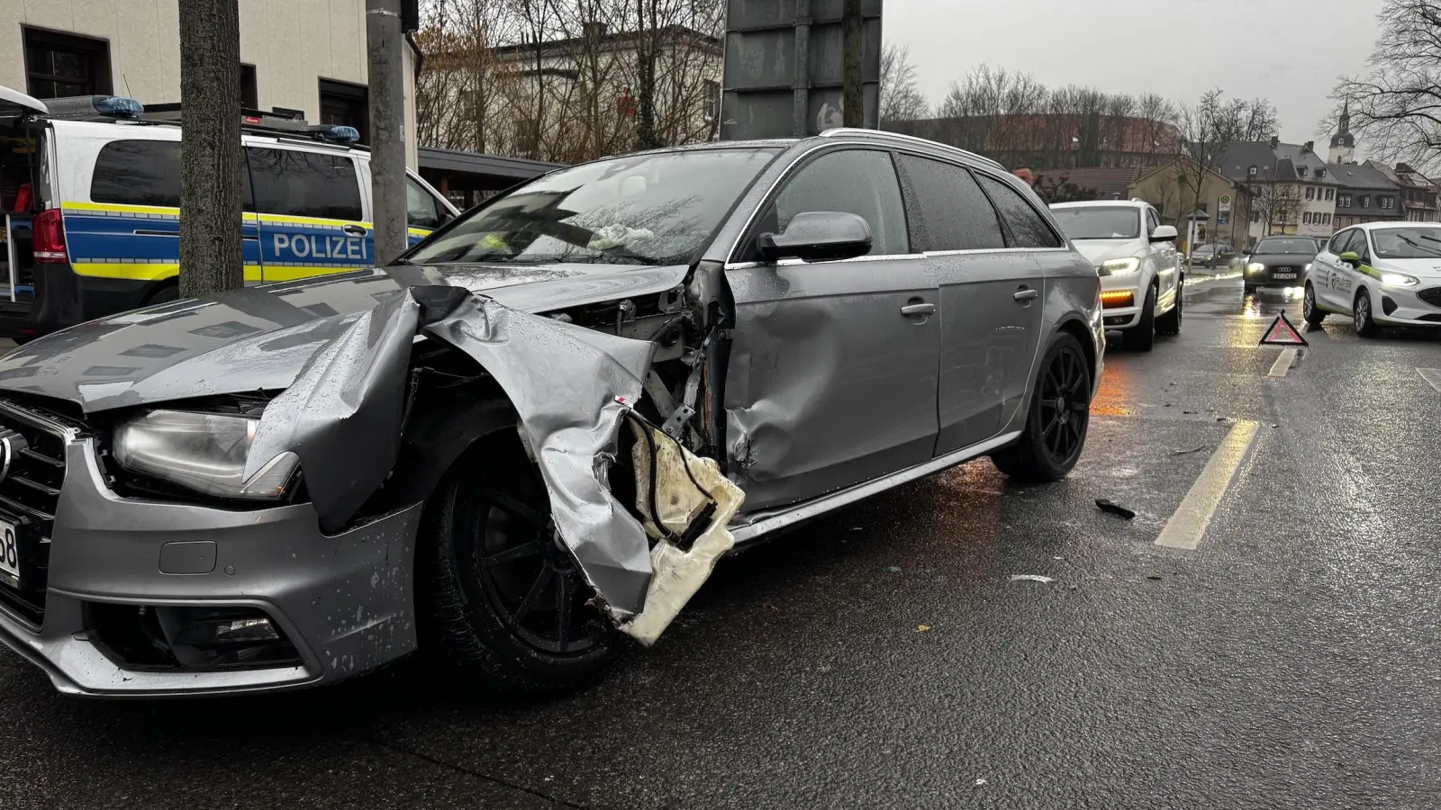 Beide Fahrzeuge waren nicht mehr fahrbereit und mussten abgeschleppt werden. (Foto: Daniel Große)