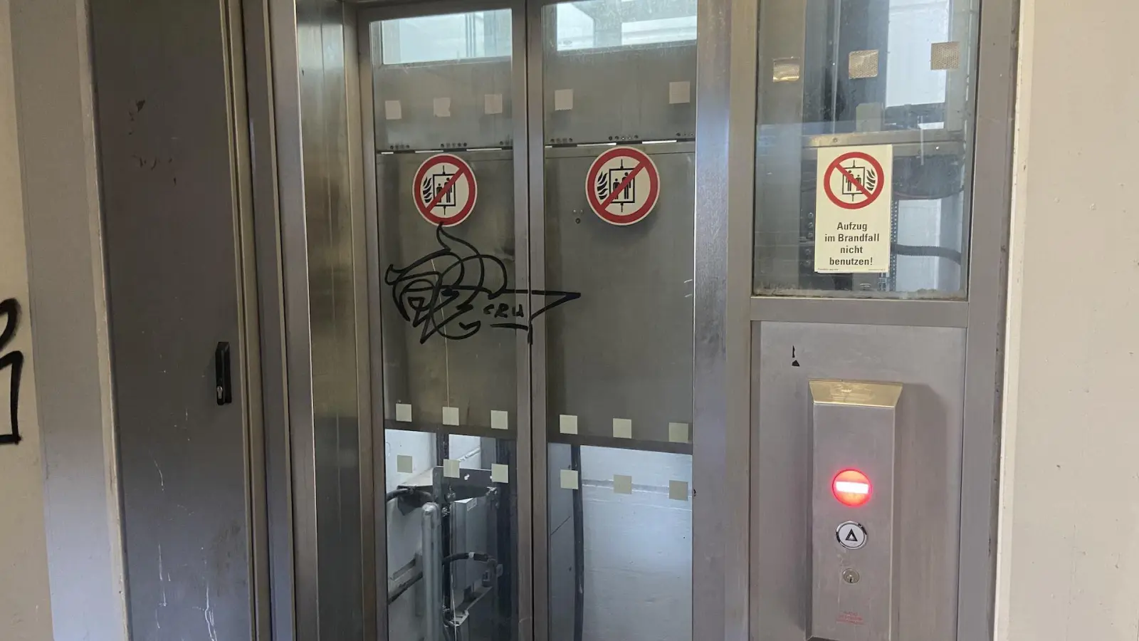 Aufzug am Tauchaer Bahnhof defekt (Foto: taucha-kompakt.de)